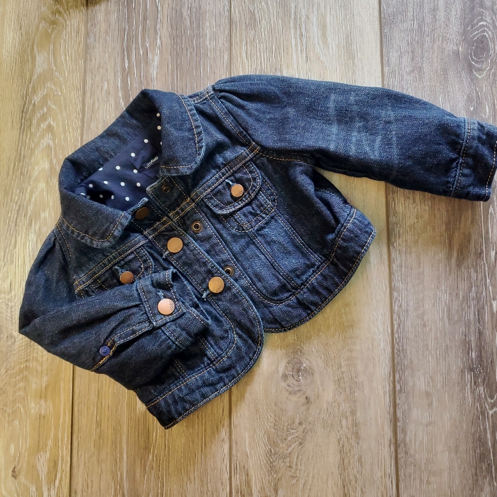 Baby Gap girl's med-dark Jean jacket/ antique gold buttons Size 6-12 mos